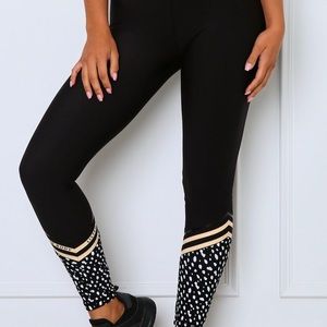 ISO Sarah’s Day Blackout Leggings